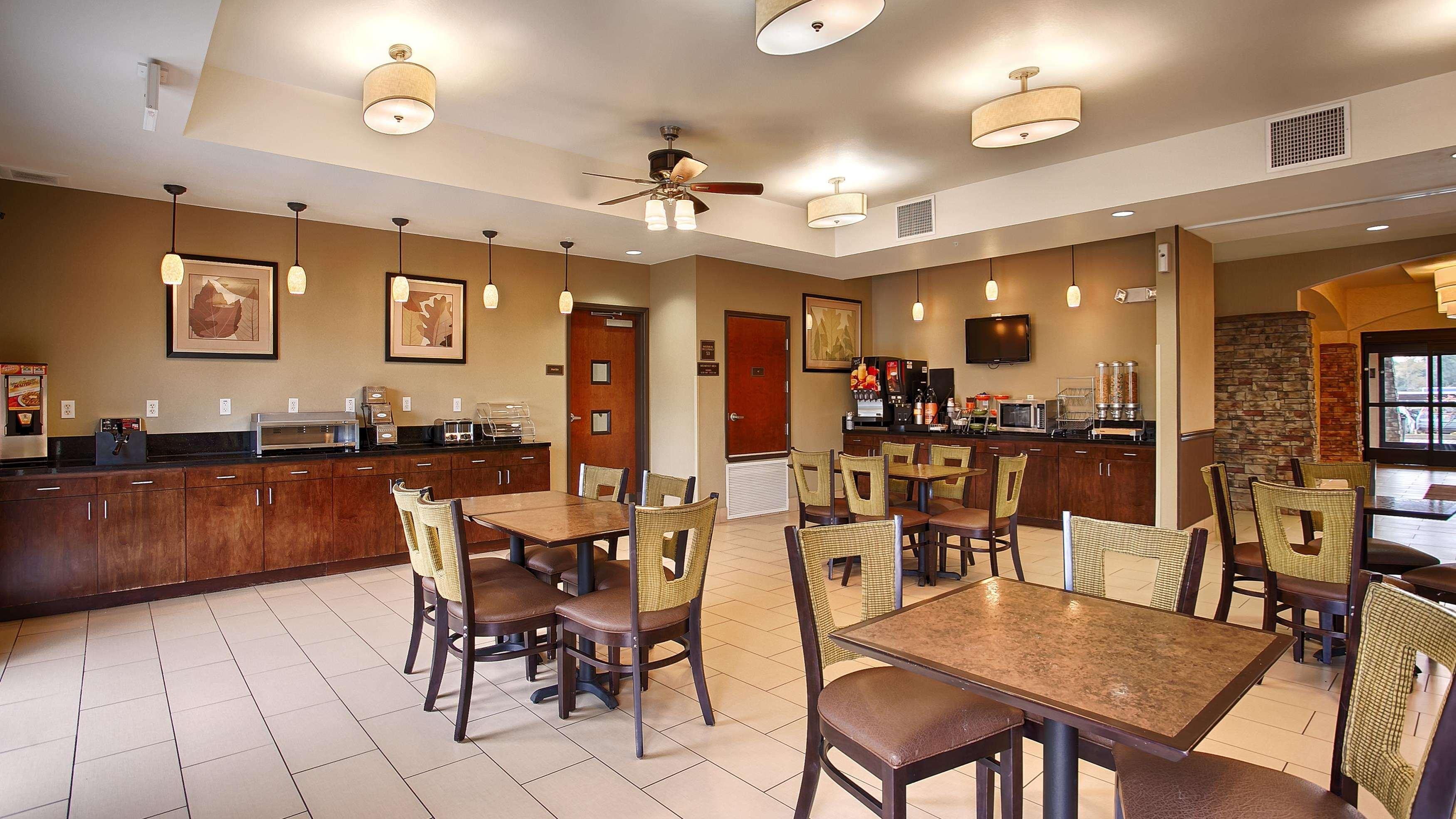 Best Western Plus Desoto Inn & Suites Mansfield Esterno foto