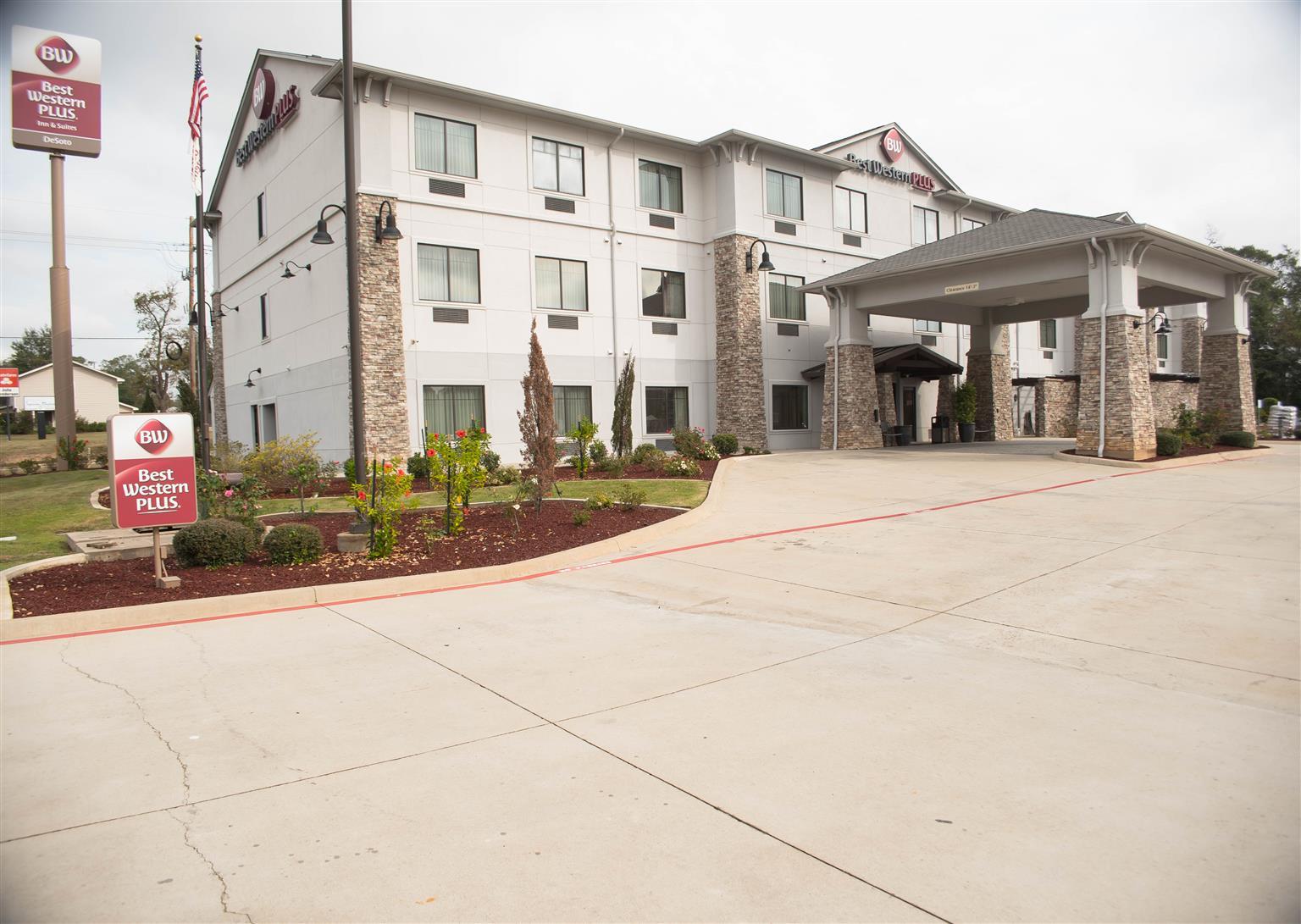 Best Western Plus Desoto Inn & Suites Mansfield Esterno foto
